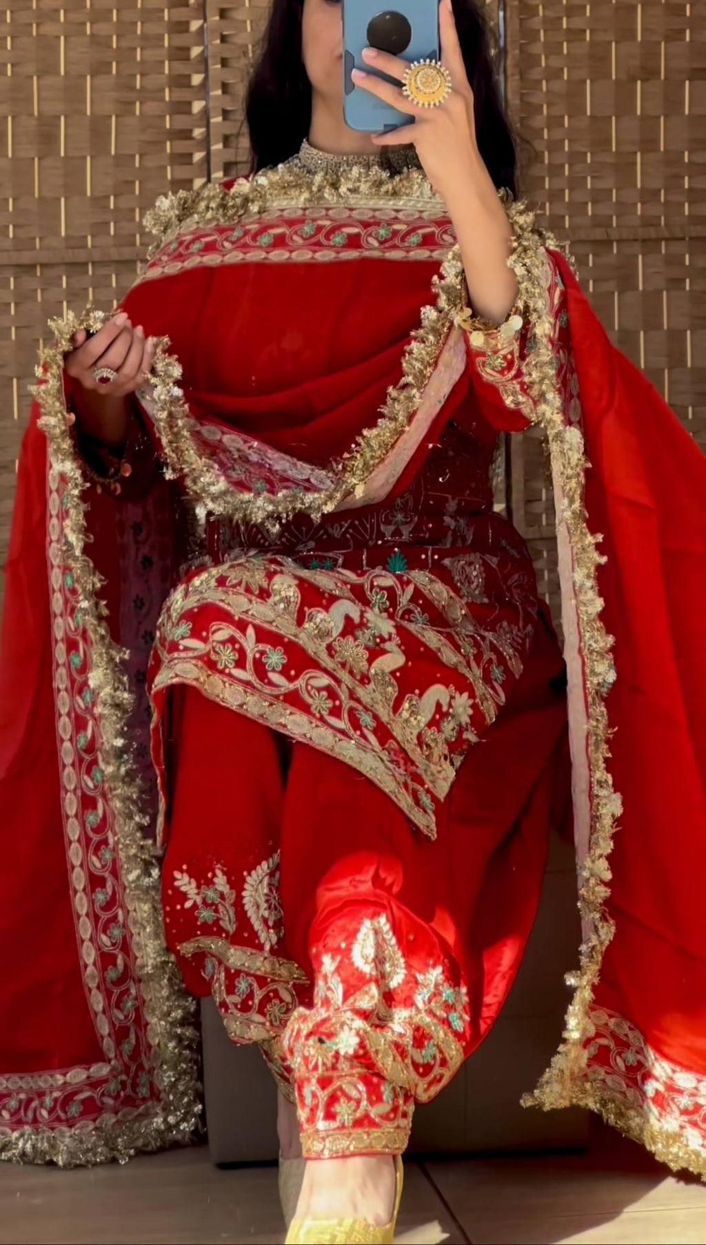 Avenra Crep Dhoti Elegance Set