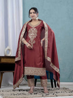 Elyra Chinnon Code Grace Suit Set