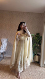 Avelora Fendy Silk Anarkali Set