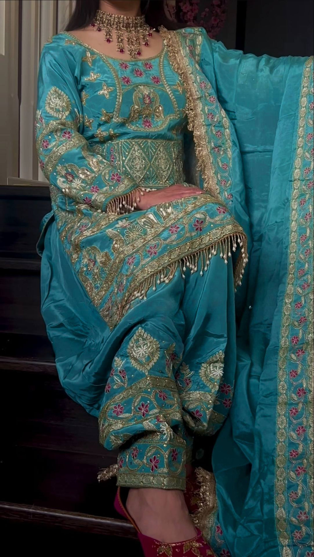 Avenra Crep Dhoti Elegance Set