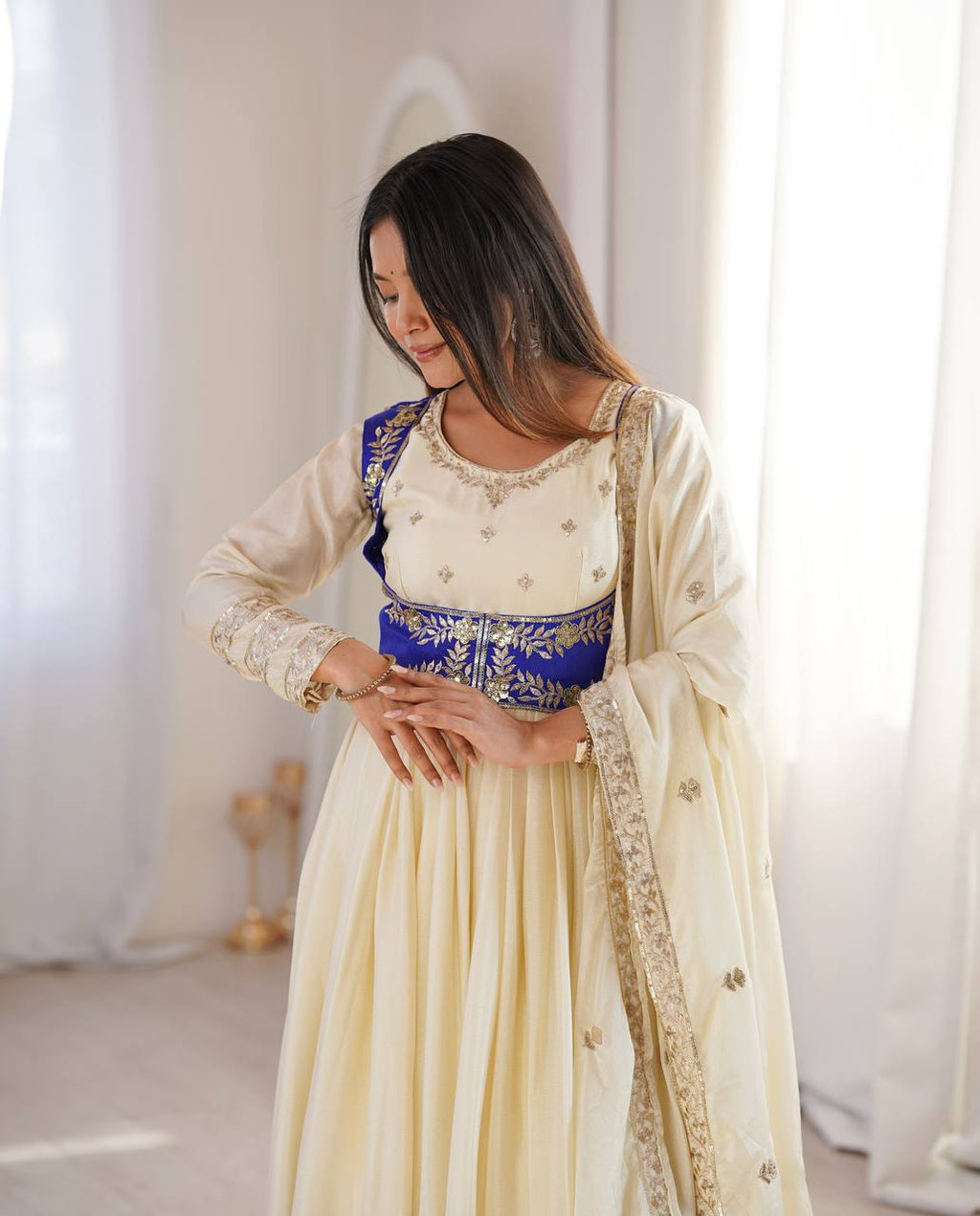 Avelora Chinon Silk Koti Anarkali Set